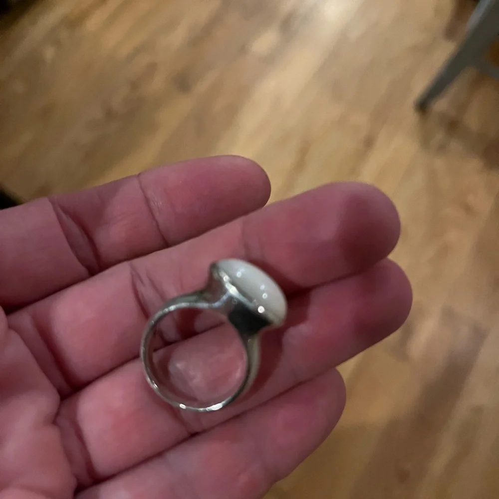 Ippolita Sterling Silver Mother of Pearl and Diamond Ring - Picture 3 of 7